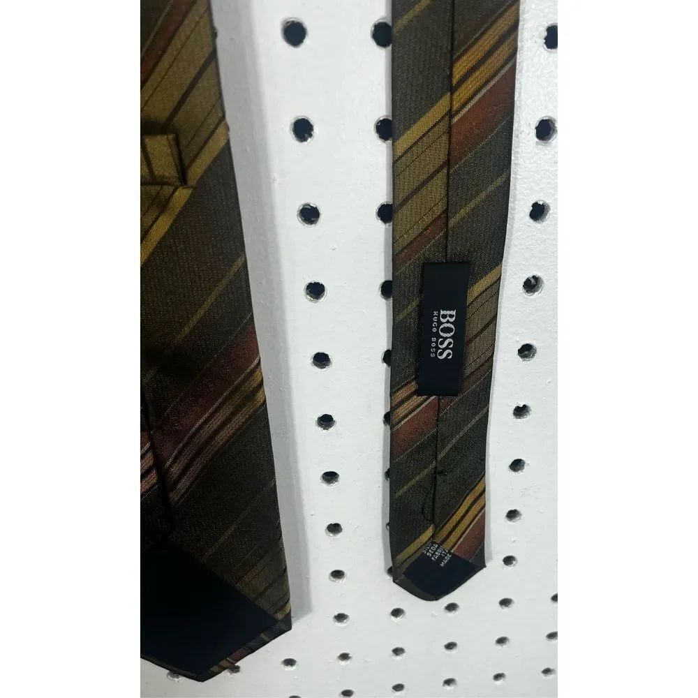 Hugo Boss tie - Picture 5 of 5